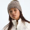 Damen-Beanie mit Oh Mega-Pelzbommel