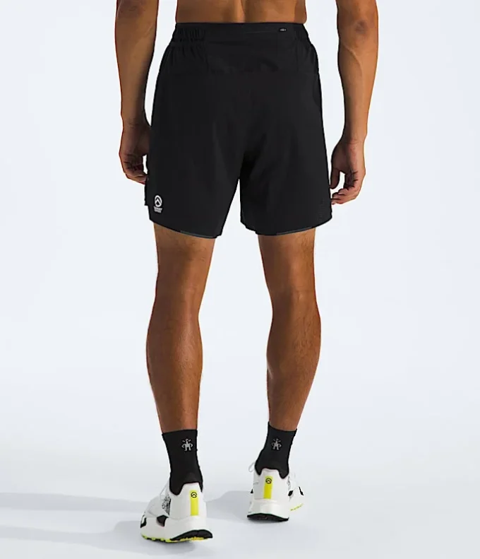 Herren-Shorts Summit Series Pacesetter 7“