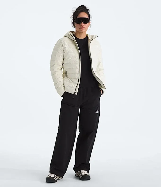 Klassische Daunenjacke mit Kapuze für Damen Klassische Daunenjacke mit Kapuze für Damen