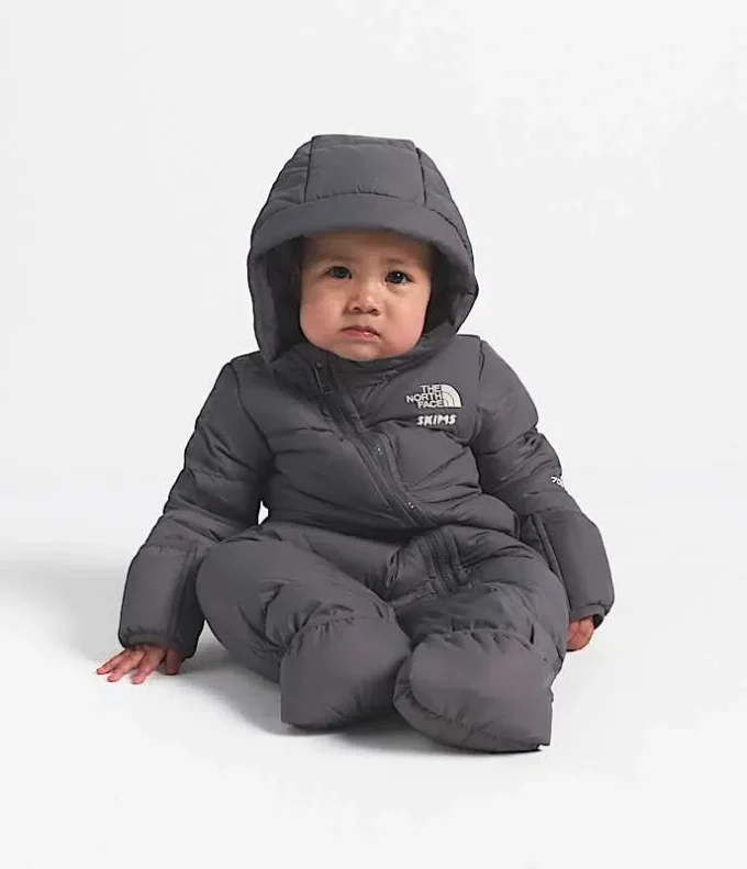 The North Face X SKIMS Baby 1996 Nuptse Einteiler